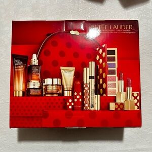 Esteé Lauder train case 2025 + some makeup items